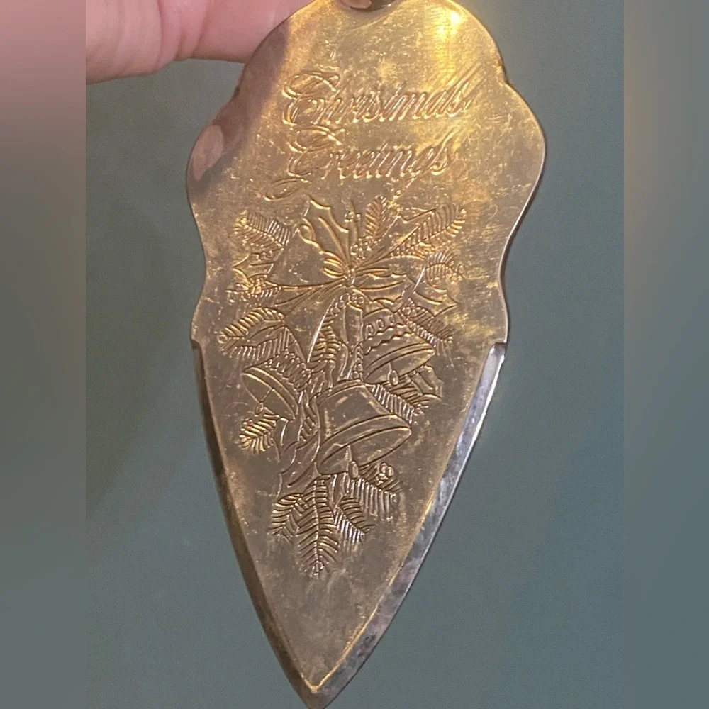Vintage International Silver Co. “Christmas Greetings” Silver Plate Cake Server